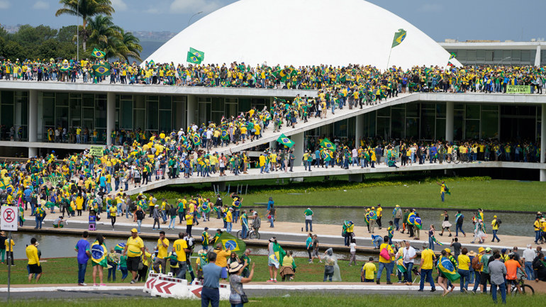 Εισβολή ακροδεξιών οπαδών του Μπολσονάρου στο Κογκρέσο της Βραζιλίας