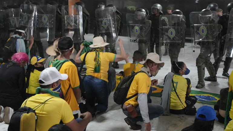 Βραζιλία: Συνελήφθησαν 150 οπαδοί του Μπολσονάρου