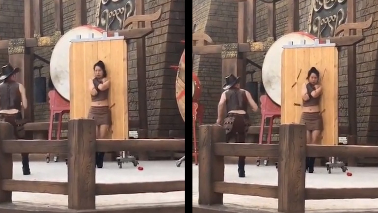 Η βοηθός φοβάται κατά τη διάρκεια ενός σόου με μαχαίρια