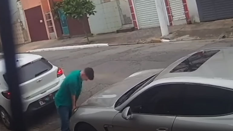 Δείτε πως κλέβουν τα φώτα από Porsche με μία κίνηση – για ανταλλακτικά αλλά και καλλιέργεια ναρκωτικών