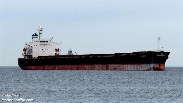 Φορτηγό πλοίο προσάραξε στη Διώρυγα του Σουέζ