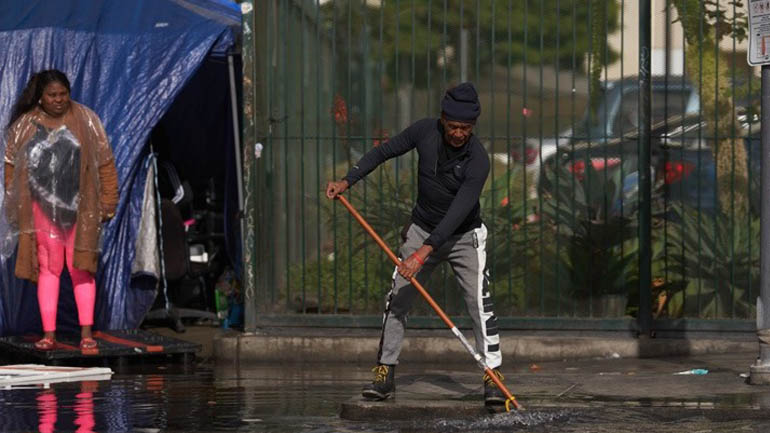 Καλιφόρνια: Οι κάτοικοι του Μοντεσίτο εγκατέλειψαν τις εστίες τους λόγω κινδύνου πλημμυρών και κατολισθήσεων