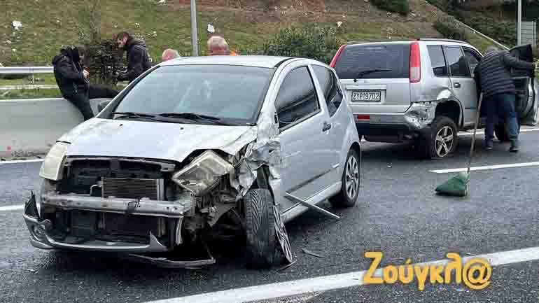 Καραμπόλα 8 οχημάτων στη Λεωφόρο Κατεχάκη Καραμπόλα 8 οχημάτων στη Λεωφόρο Κατεχάκη
