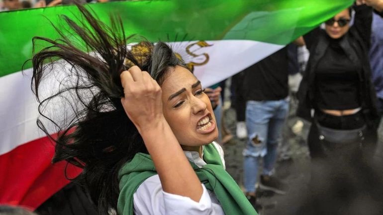 Ιράν: Εξορία σε όσους παραβιάζουν την υποχρεωτικότητα της μαντίλας