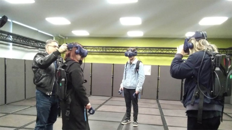 Μια διαφορετική εμπειρία τέχνης σε ένα εργαστήριο εικονικής πραγματικότητας