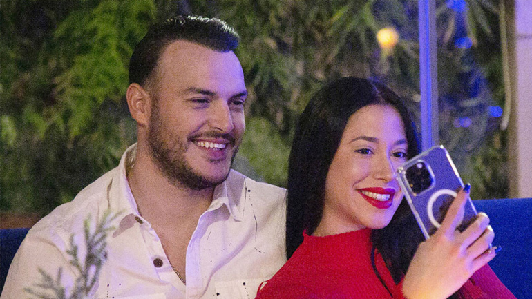 Σάκης Αρσενίου: Παντρεύτηκε με πολιτικό γάμο – Η πρώτη ανάρτηση του τραγουδιστή με τη σύζυγό του