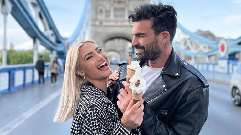 Ιωάννα Τούνη – Δημήτρης Αλεξάνδρου: Η πρώτη φωτογραφία του νεογέννητου γιου τους