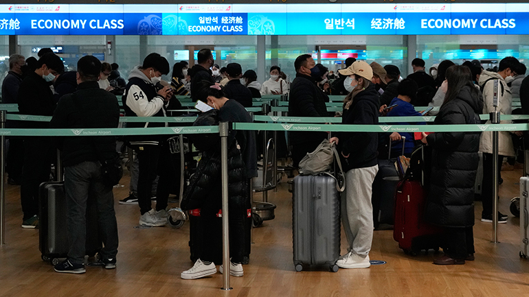 Η Κίνα εντείνει τα αντίποινα σε Νότια Κορέα και Ιαπωνία λόγω των μέτρων κατά της Covid-19