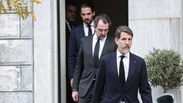 Στο Μαξίμου οι τρεις γιοι του τέως βασιλιά Κωνσταντίνου