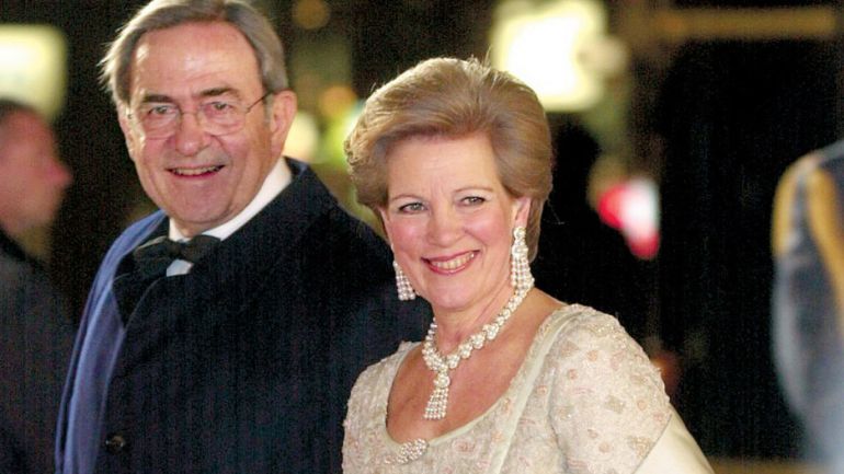 Η κατάρα και η ξεφτίλα με τους βασιλιάδες