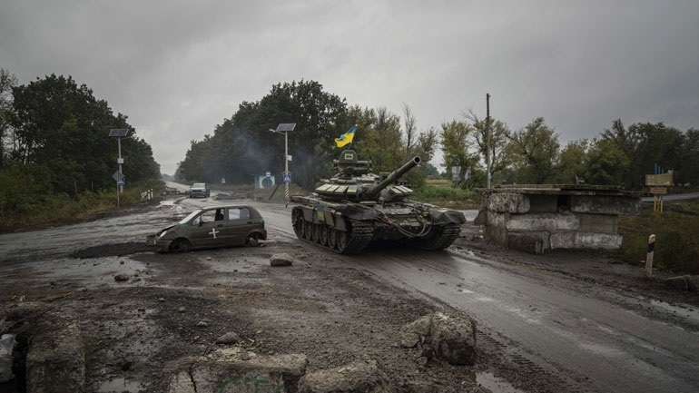 Τα ουκρανικά στρατεύματα αντιστέκονται στη Σολεντάρ ενώ η Ρωσία αυξάνει τις δυνάμεις της, λέει το Κίεβο