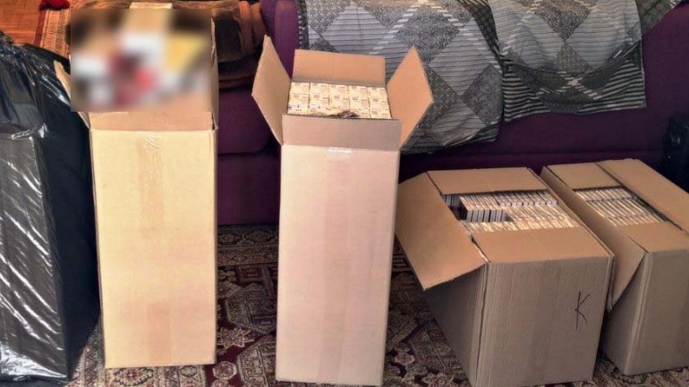 Θεσσαλονίκη: Χειροπέδες σε δυο γυναίκες που είχαν πάνω από 10.000 λαθραία πακέτα τσιγάρα