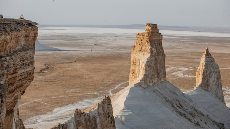 Jaan Roose: Ακροβατώντας ανάμεσα σε βουνά με φόντο αρχαίο ωκεανό! 
