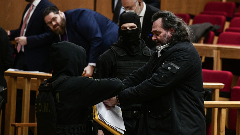 Χυδαιότητες Λαγού στην δίκη της Χρυσής Αυγής – Επιτέθηκε φραστικά στη Μάγδα Φύσσα