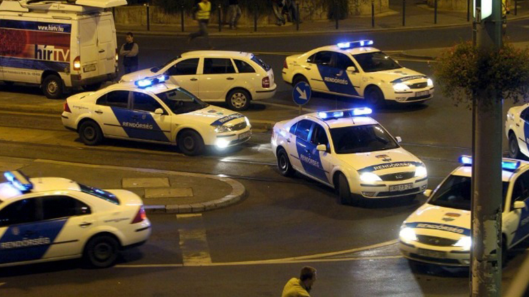 Άνδρας τραυμάτισε με μαχαίρι τρείς αστυνομικούς στη Βουδαπέστη, ο ένας εξέπνευσε