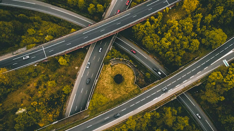 Νέα χρoνιά μαζί με μια πράσινη ασφάλιση αυτοκινήτου Νέα χρoνιά μαζί με μια πράσινη ασφάλιση αυτοκινήτου