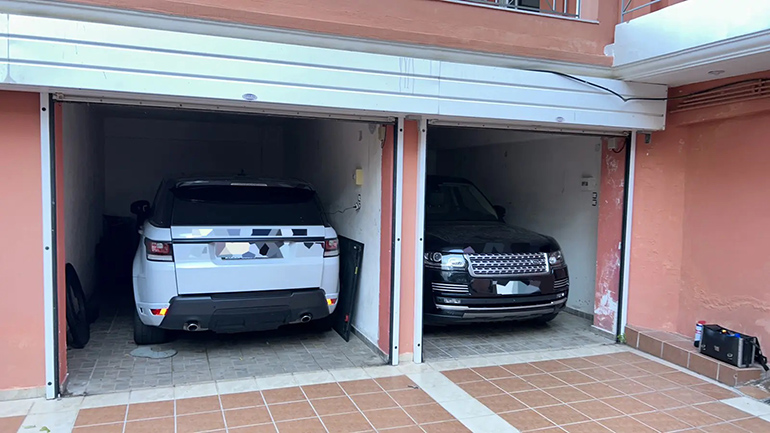 Χειροπέδες σε σπείρα κλεφτών αυτοκινήτων με ακριβά γούστα