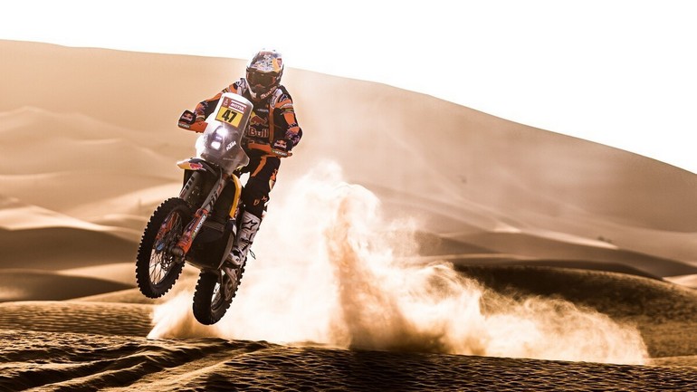 12” χωρίζουν τους Toby Price και Kevin Benavides πριν τον σημερινό τελικό του Rally Dakar