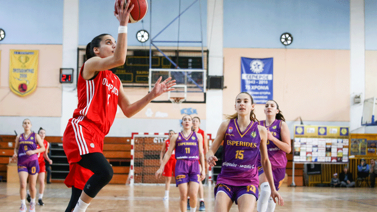Μπάσκετ Γυναικών: Επίδειξη δύναμης από τον Ολυμπιακό, 90-68 τις Εσπερίδες