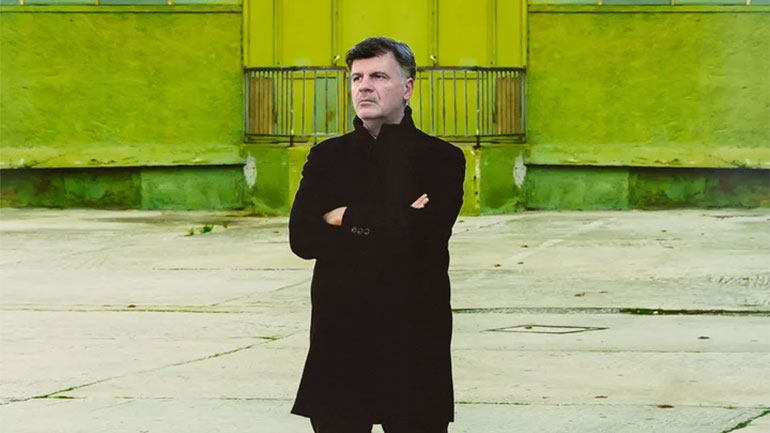 Ο Φοίβος Δεληβοριάς επιστρέφει στο «Κύτταρο»