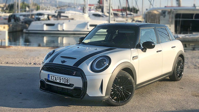 MINI Cooper S: Το ακριβό «άρωμα» έχει την ένδειξη “S” και «ξεχωρίζει» από …μακριά