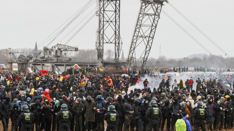 Γερμανία: Εκκενώθηκε το χωριό Λούτσερατ που είχε καταληφθεί από ακτιβιστές