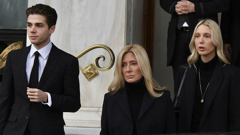 Τέως βασιλιάς Κωνσταντίνος: Στην Ελλάδα για την κηδεία του παππού τους τα παιδιά του Παύλου και της Μαρί Σαντάλ