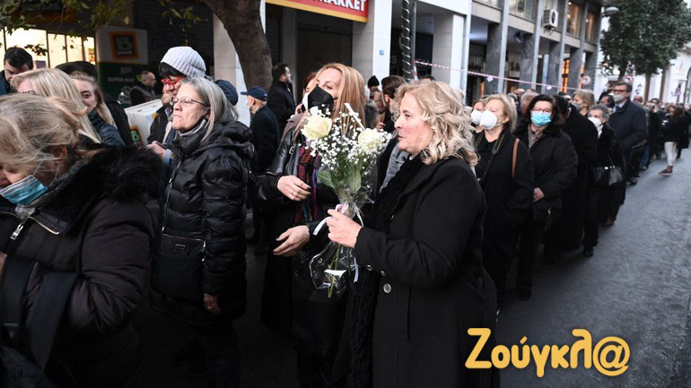 Ουρές για το λαϊκό προσκύνημα στον τέως βασιλιά