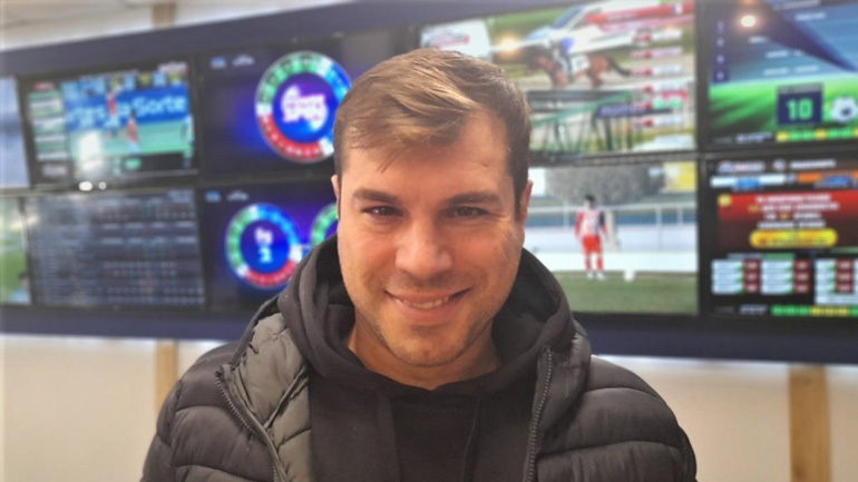 Κωνσταντίνος Λάμπρου, ιδιοκτήτης καταστήματος ΟΠΑΠ επί της οδού Έκτορος 148, στο Ίλιον