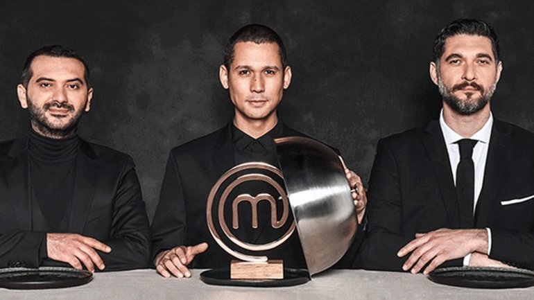 MasterChef: Συγκλόνισε διαγωνιζόμενος με την εξομολόγησή του – «Ξύπνησα και τα μισά μου μαλλιά ήταν στο κρεβάτι»