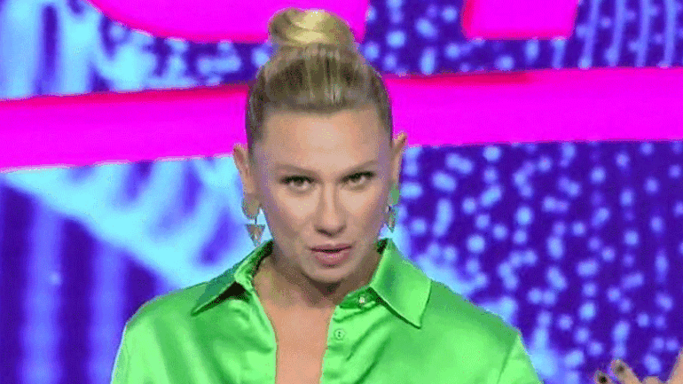 My Style Rocks: Τα πρώτα λόγια της Κατερίνας Καραβάτου, οι τρεις κριτές και η είσοδος των παικτριών My Style Rocks: Τα πρώτα λόγια της Κατερίνας Καραβάτου, οι τρεις κριτές και η είσοδος των παικτριών