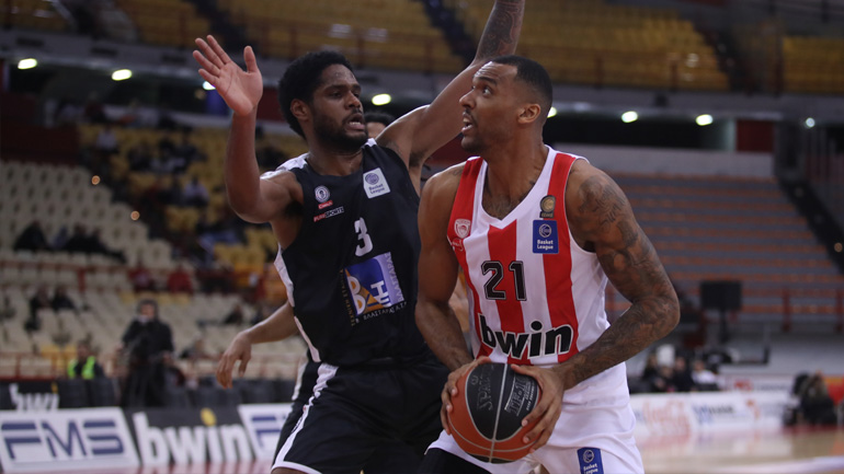 Basket League: Διεύρυνε το αήττητο σερί του ο Ολυμπιακός, 97-60 τον Απόλλωνα