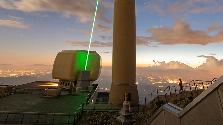 Δημιουργήθηκε το πρώτο λέιζερ «αλεξικέραυνο» που διώχνει μακριά τους κεραυνούς