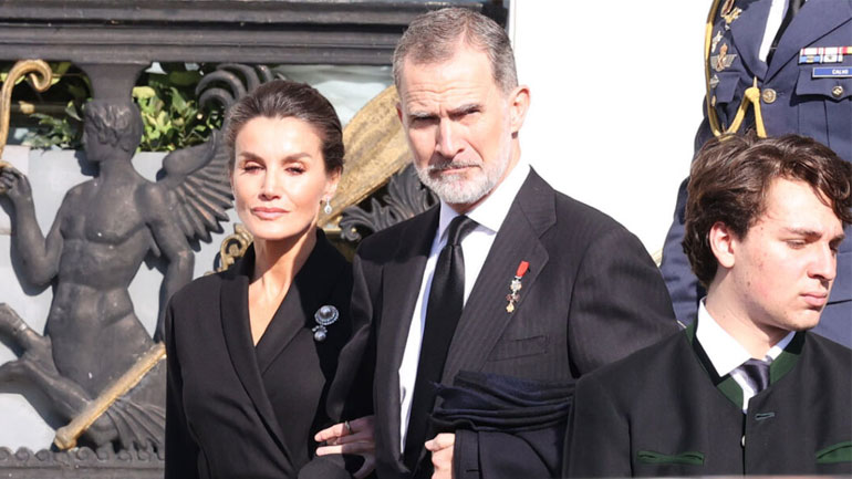 Κηδεία τέως βασιλιά Κωνσταντίνου: Καρέ – καρέ η άφιξη των μελών των βασιλικών οικογενειών