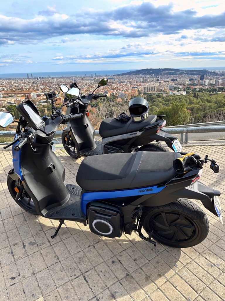 Το νέο 125 Performance πάνω από την Βαρκελώνη