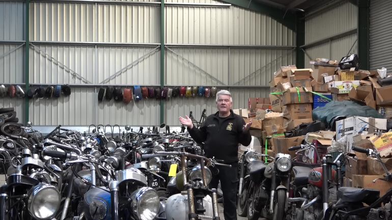 50 Containers περνάνε τον Ατλαντικό ή τί δουλειά έχουν 180 μοτοσυκλέτες μέσα σε έναν αχυρώνα;