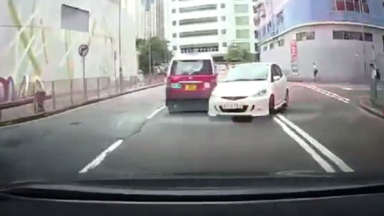 Αυτοκίνητο εκτός ελέγχου