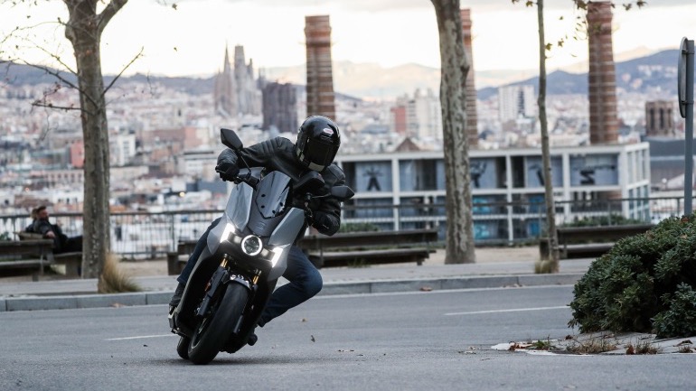 Με SEAT MÓ 125 Performance στην Βαρκελώνη Με SEAT MÓ 125 Performance στην Βαρκελώνη