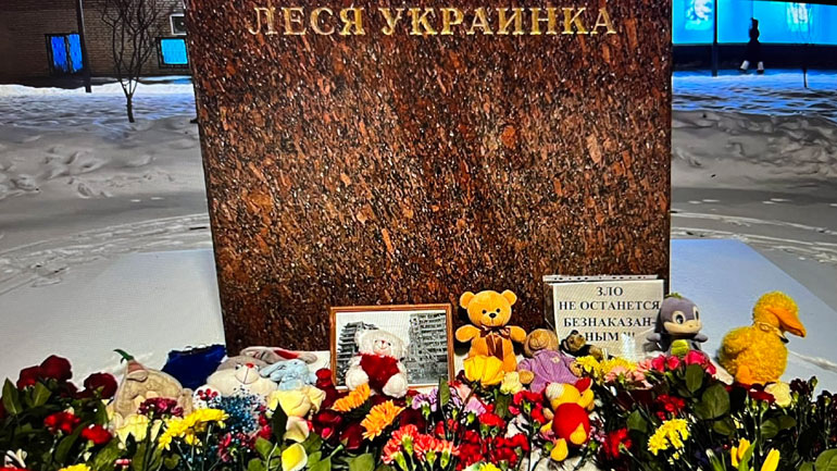 Τουλάχιστον τέσσερις συλλήψεις στο κέντρο της Μόσχας για την απόθεση λουλουδιών στη μνήμη των θυμάτων στο Ντνίπρο