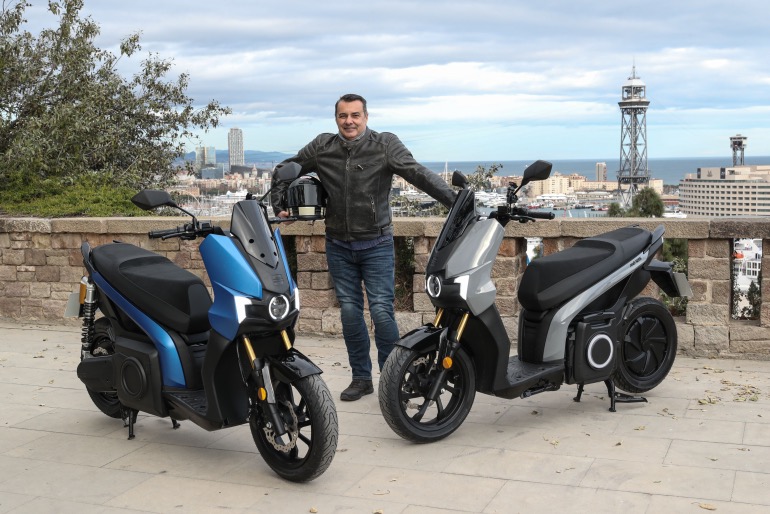 Tα δύο αποκλειστικά χρώματα Tarifa Blue και Barcelona Grey