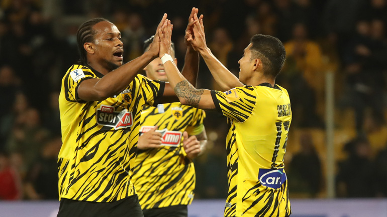 «Καθάρισε» την πρόκριση στο δεύτερο ημίχρονο η ΑΕΚ, 3-0 τον Πανσερραϊκό