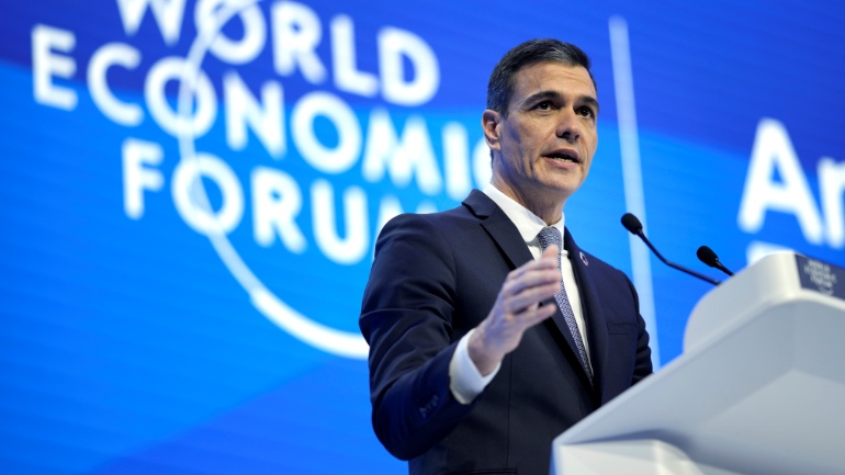 Ο Σάντσεθ καλεί τον Πούτιν να διαπραγματευτεί για να τερματιστεί ο πόλεμος