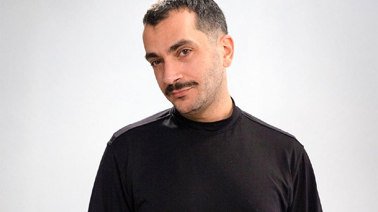 Ο Δημήτρης Κίκλης στη μουσική σκηνή Σφίγγα