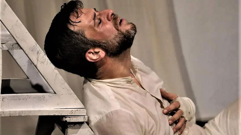 Παράταση παραστάσεων για τον «Κοιμώμενο Χαλεπά» στο θέατρο Αλκμήνη