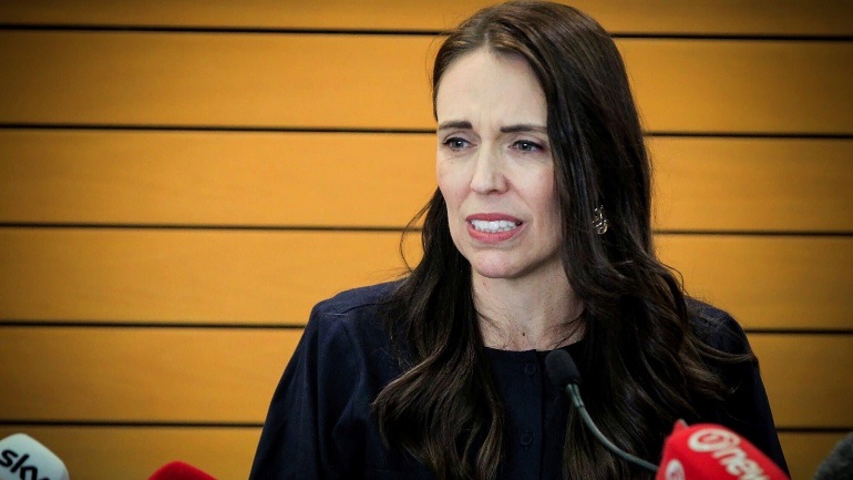 BBC: Παραδέχεται το λάθος του για σεξιστικό τίτλο στην είδηση παραίτησης της πρωθυπουργού της Ν. Ζηλανδίας Τζ. Άρντερν