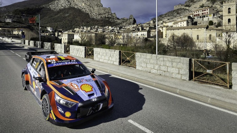 Thierry Neuville-Martijn Wydaeghe (Hyundai i20 N Rally1).