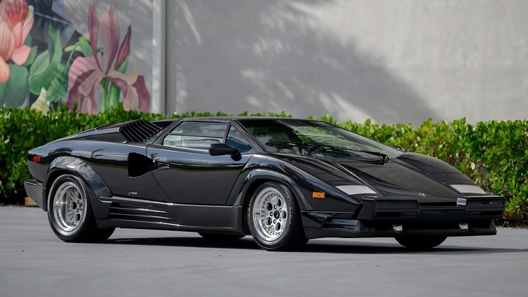 Δημοπρατείται Lamborghini Countach του 1990 με 250χλμ. – Πόσα πιστεύετε αξίζει;