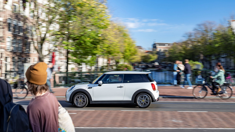 Η Ευρώπη «αγοράζει» ηλεκτρικά  αυτοκίνητα- Τα MINI κατέγραψαν σημαντική άνοδο στις πωλήσεις