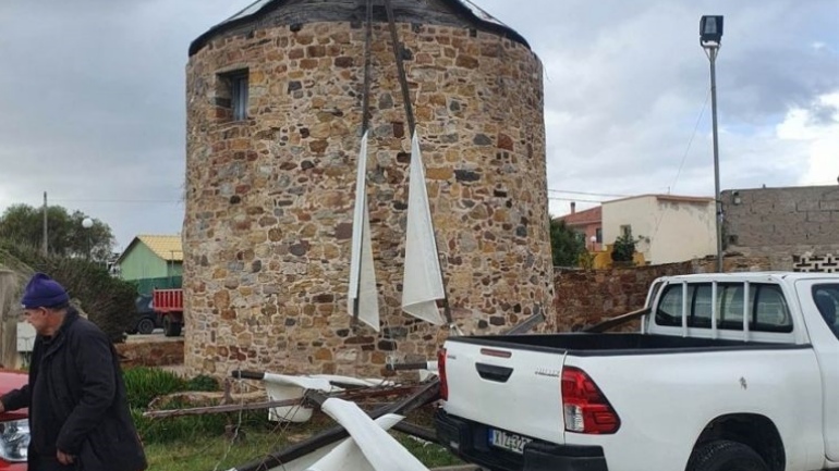 Χίος: Υδροστρόβιλος προκάλεσε ζημιές στο Βροντάδο