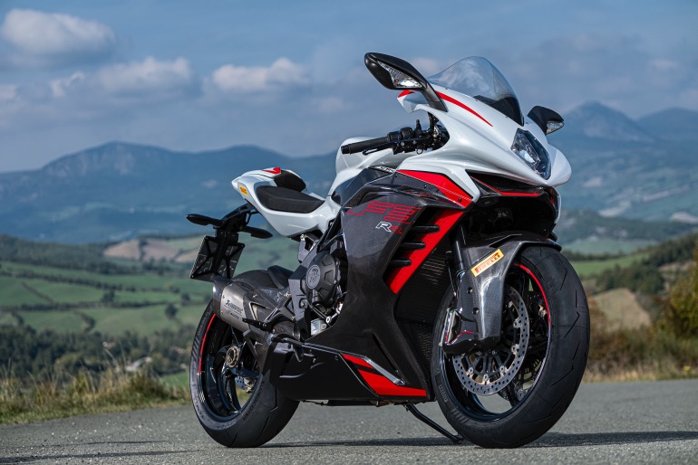 Εξέλιξη στην πίστα, χρήση και στο δρόμο